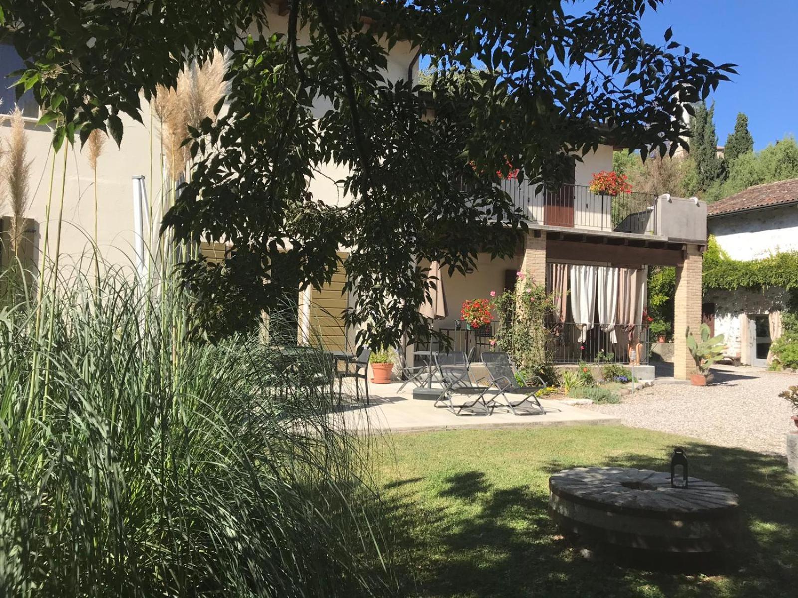 L'Isolo B&B E Case Vacanza Monzambano Luaran gambar