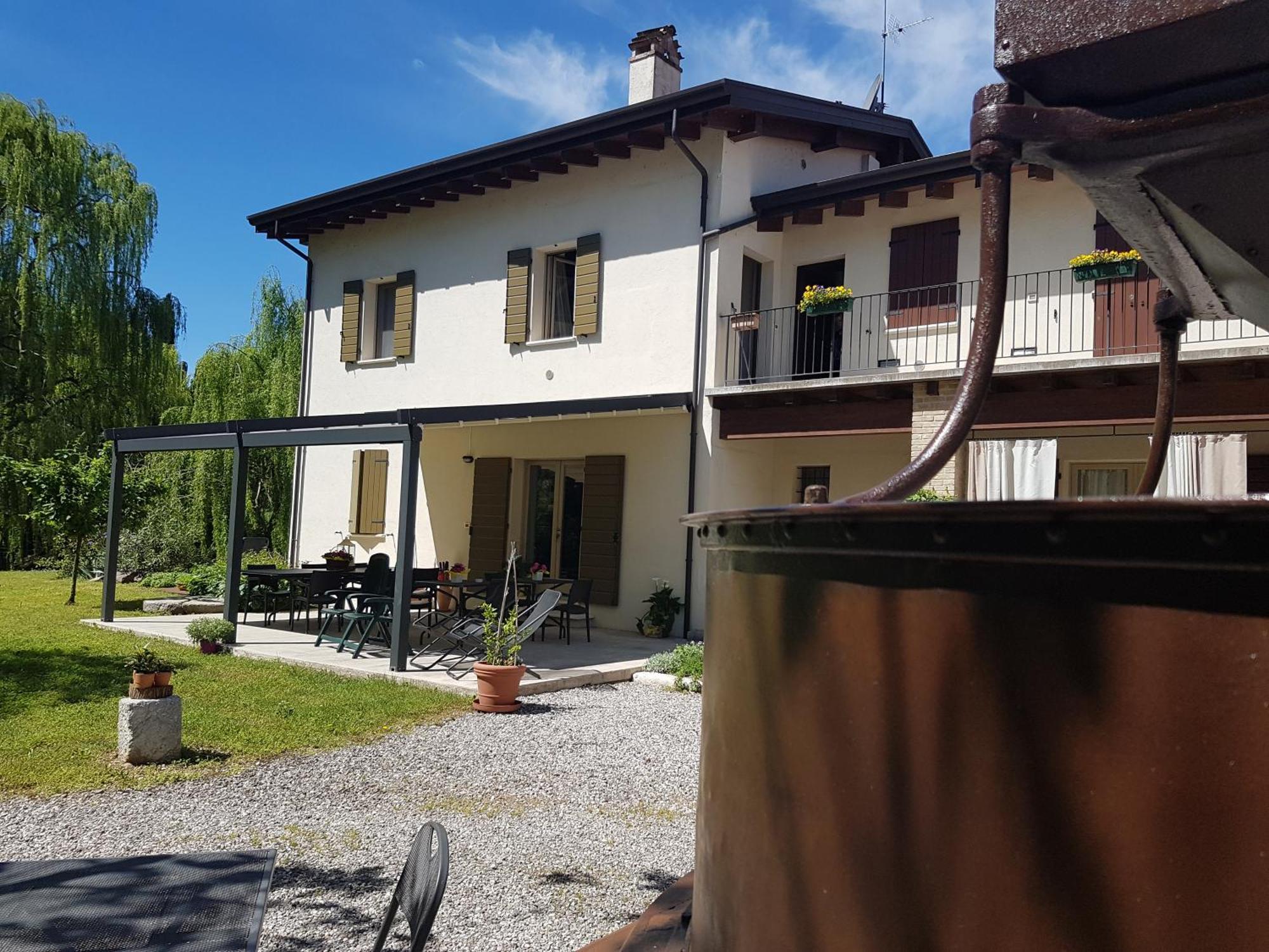 L'Isolo B&B E Case Vacanza Monzambano Luaran gambar