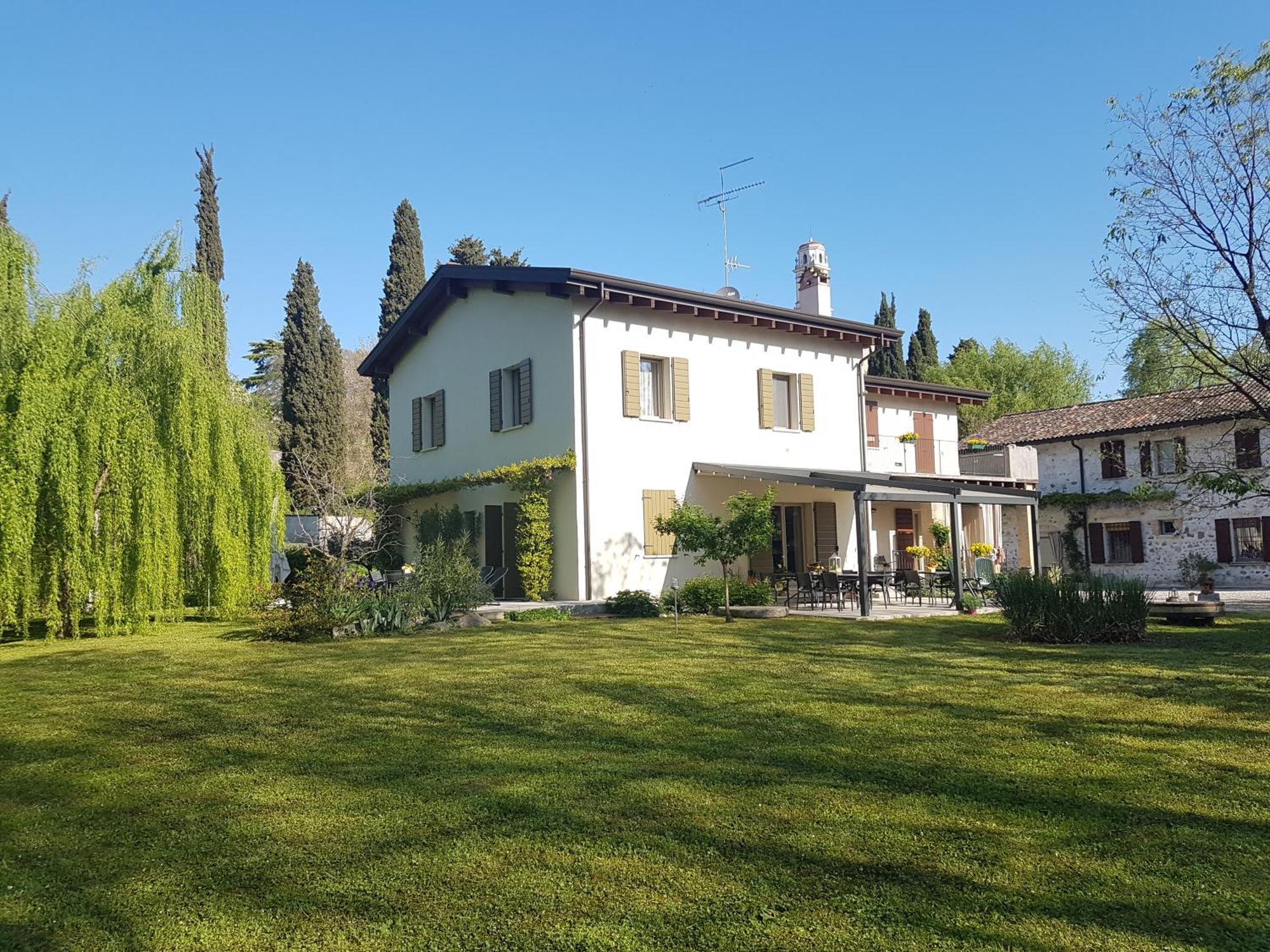 L'Isolo B&B E Case Vacanza Monzambano Luaran gambar