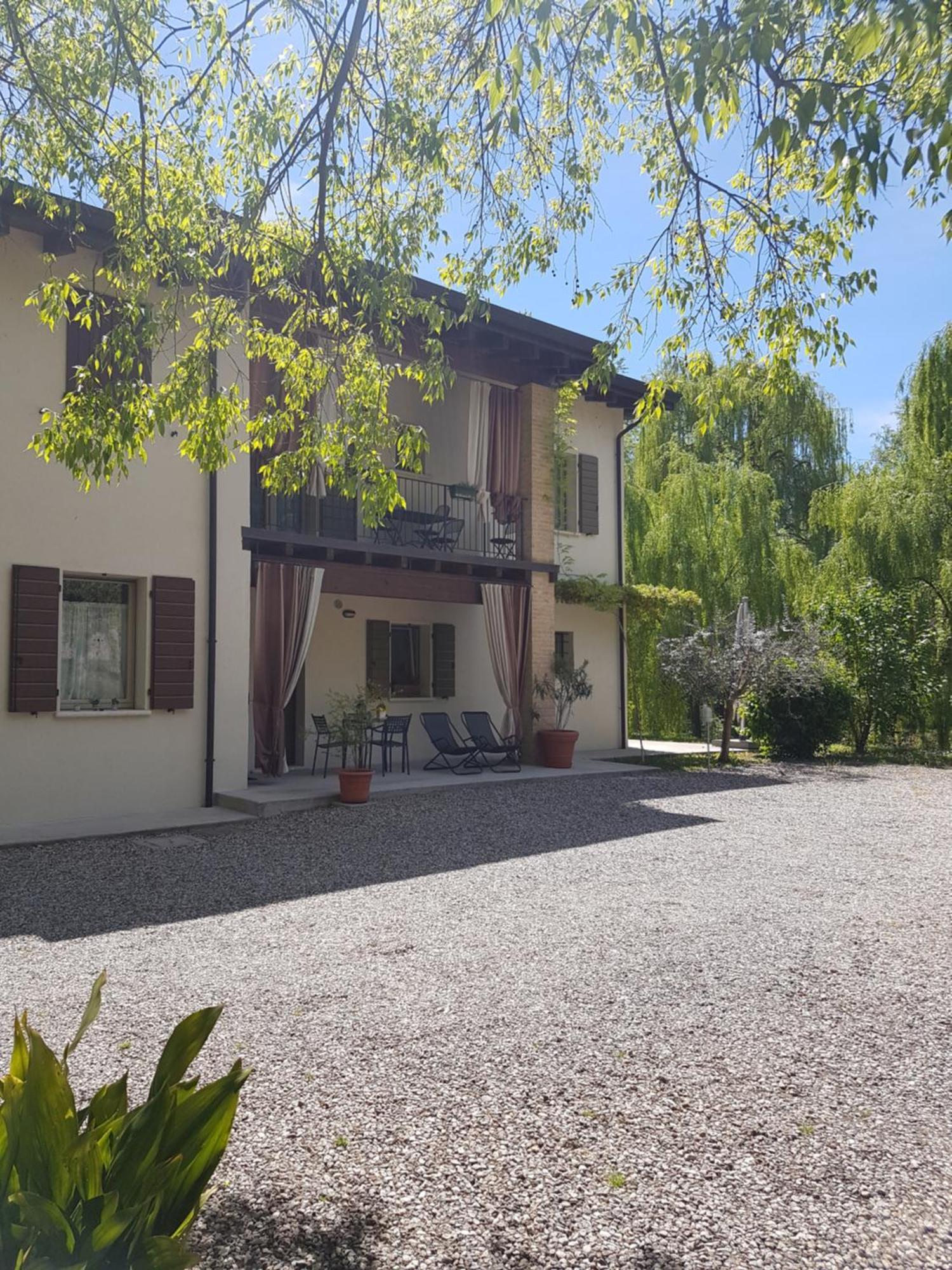 L'Isolo B&B E Case Vacanza Monzambano Luaran gambar