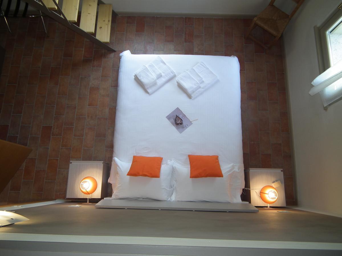 L'Isolo B&B E Case Vacanza Monzambano Luaran gambar