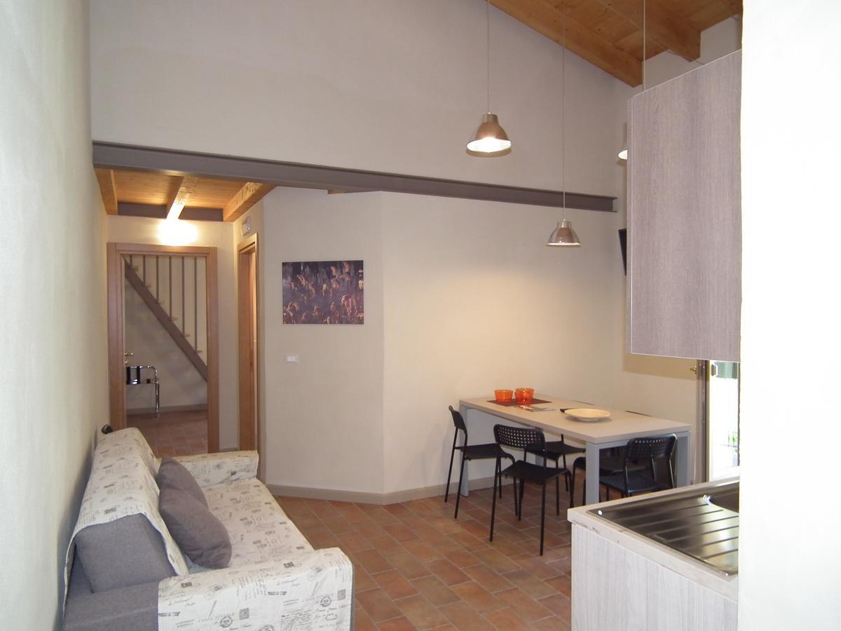 L'Isolo B&B E Case Vacanza Monzambano Luaran gambar