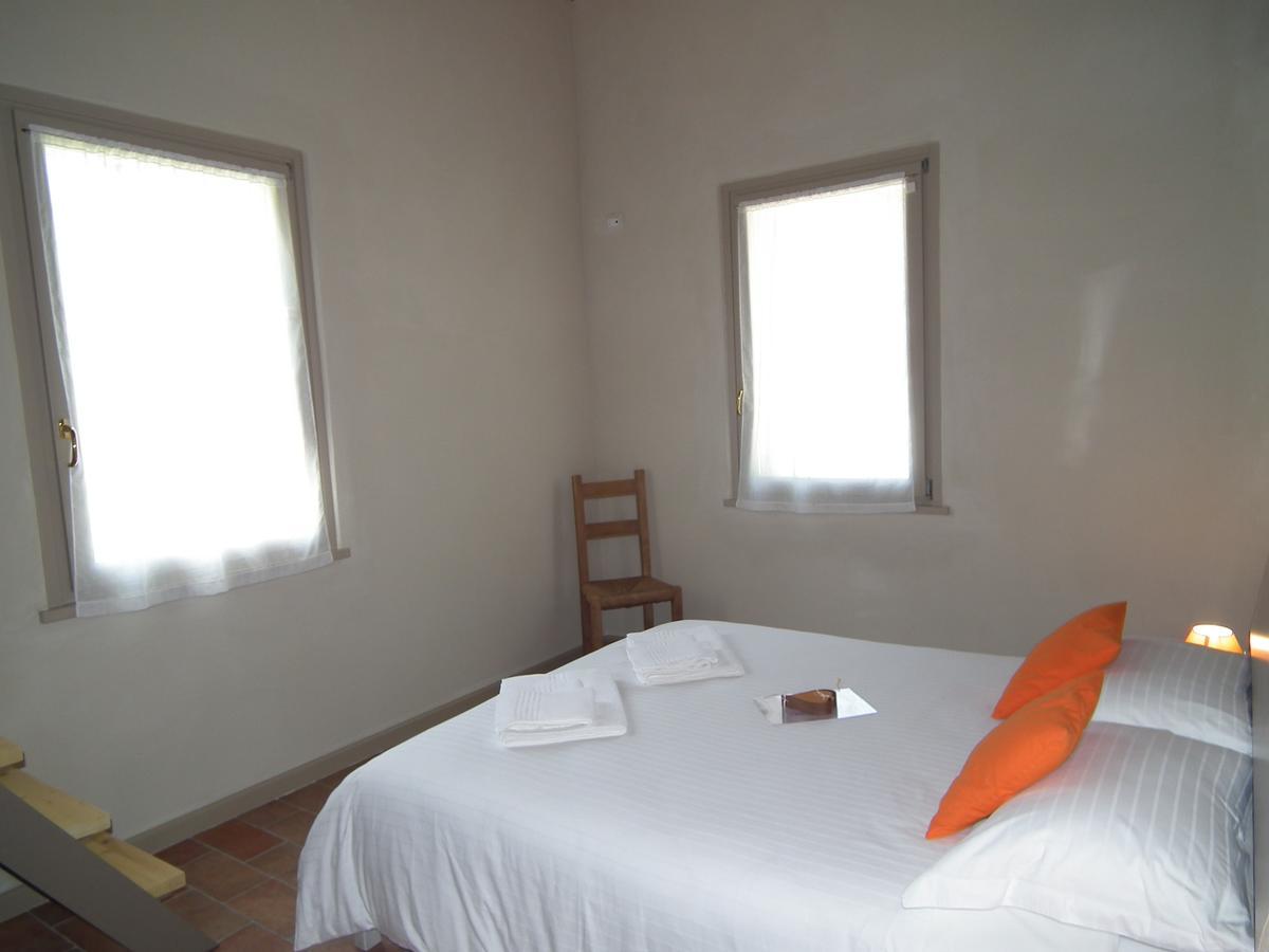 L'Isolo B&B E Case Vacanza Monzambano Luaran gambar