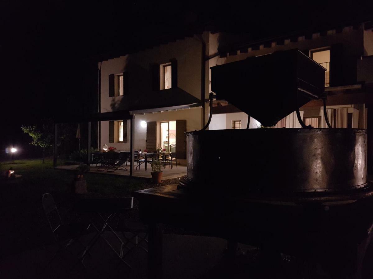 L'Isolo B&B E Case Vacanza Monzambano Luaran gambar