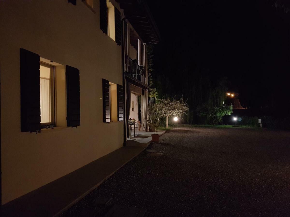 L'Isolo B&B E Case Vacanza Monzambano Luaran gambar